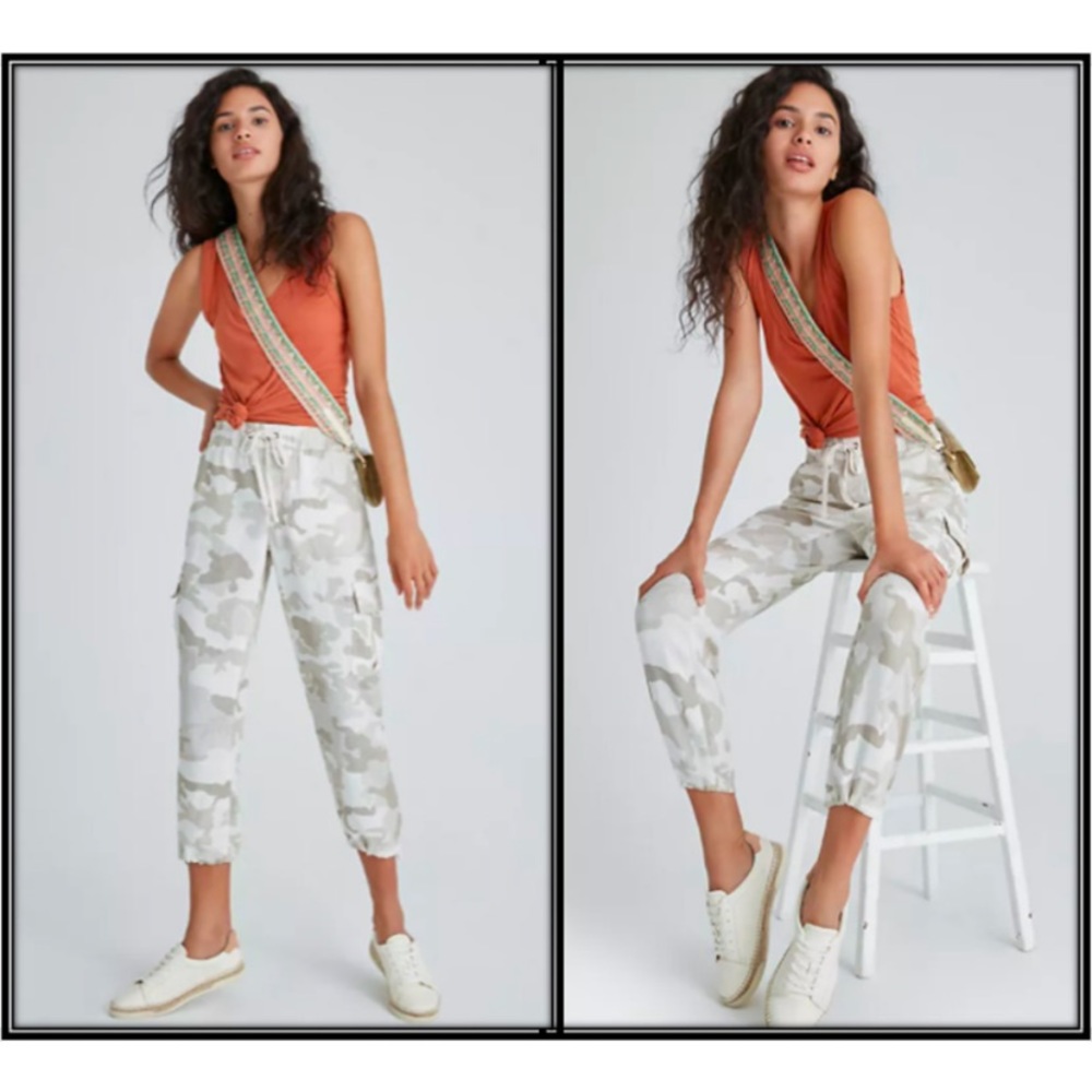 Anthropologie x Sanctuary Cream Camo Ankle Pants